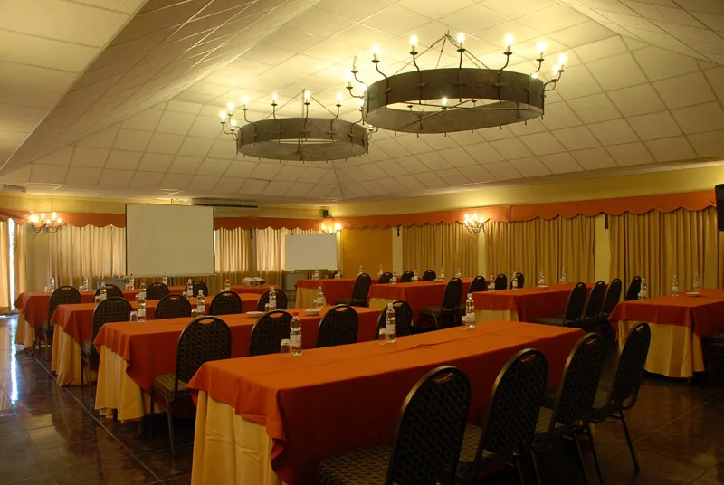 Salones y espacios para eventos · Club Resort