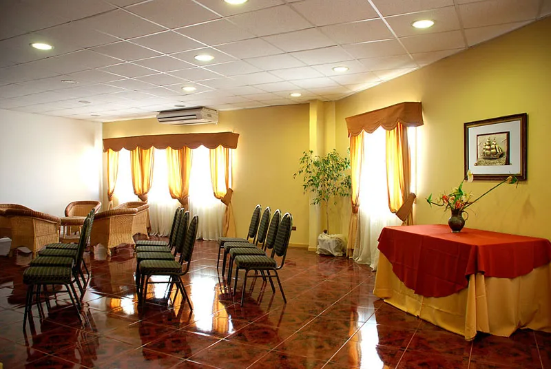 Salones y espacios para eventos · Club Resort