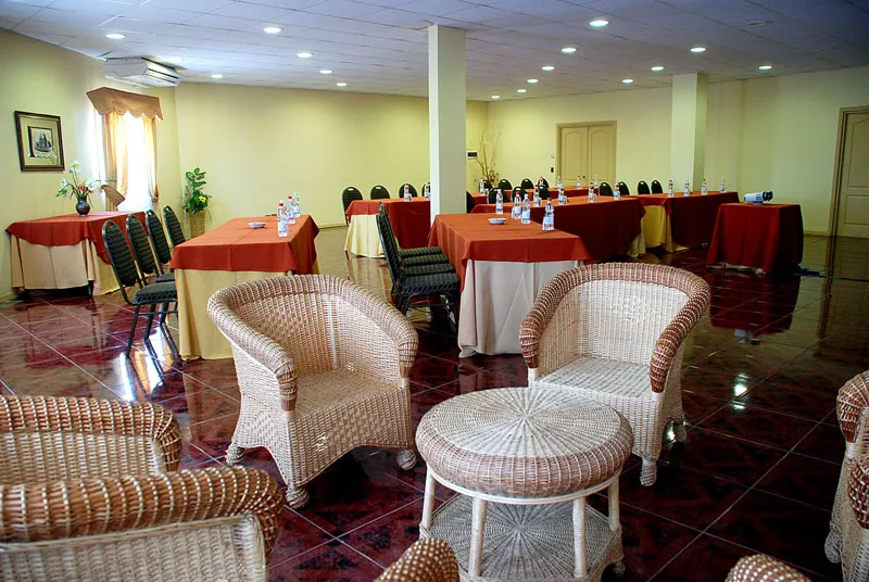 Salones y espacios para eventos · Club Resort