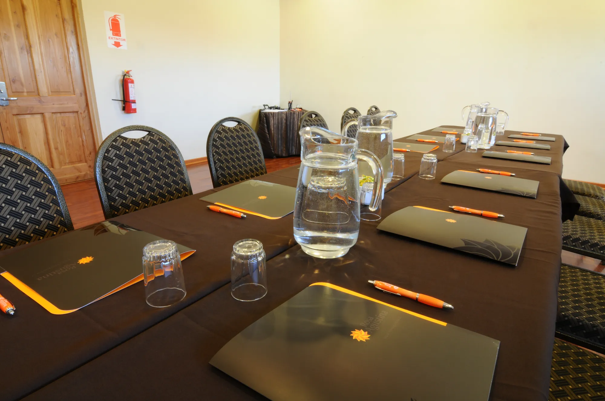 Salones y espacios para eventos · Conference Resort