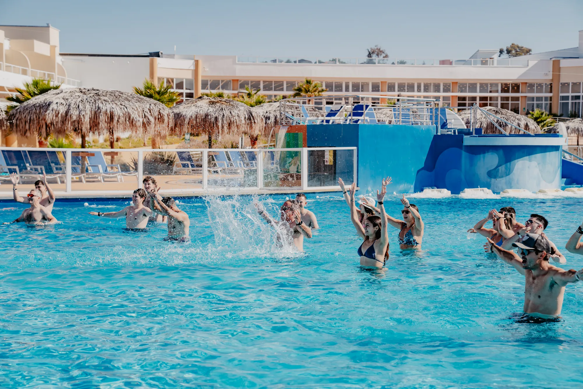 Piscinas y entorno